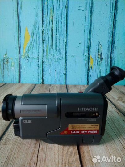 Видеокамера Hitachi. Оригинал