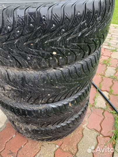 Yokohama IceGuard Stud IG65 225/60 R17