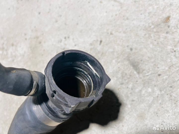 Патрубок радиатора правый Bmw 7 F02 N63B44A 2011