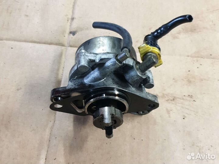 Вакуумный насос 55193232 opel astra 1.3 cdti