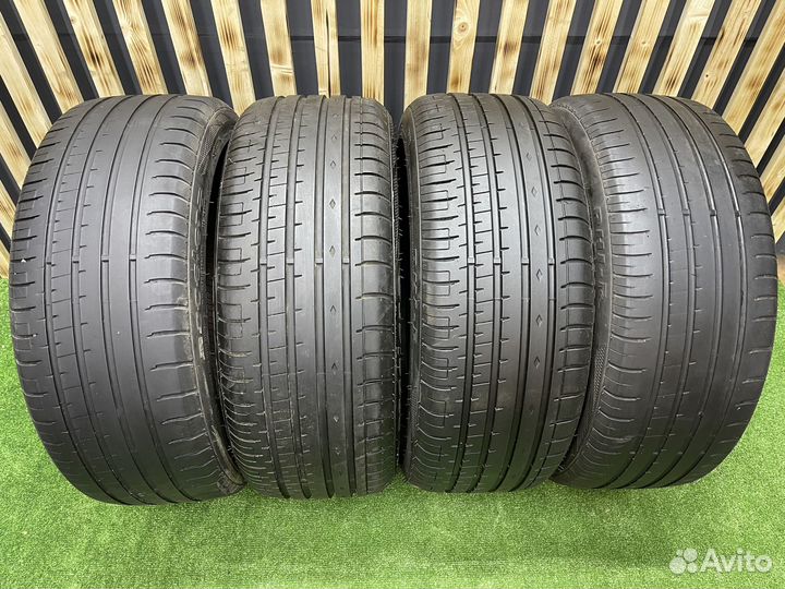 Accelera PHI-R 225/45 R19