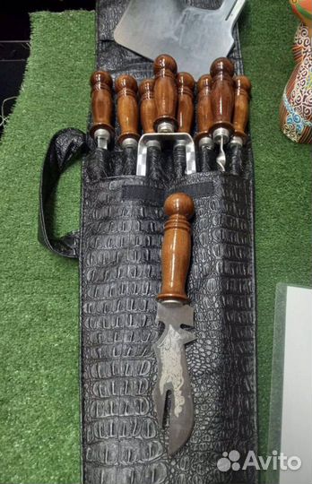 Шампypa в кожаном чехле