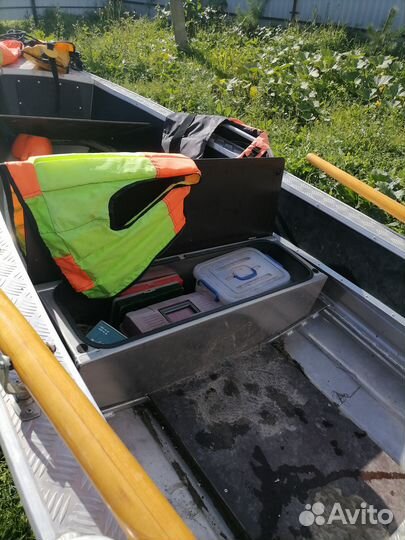 Лодка с мотором