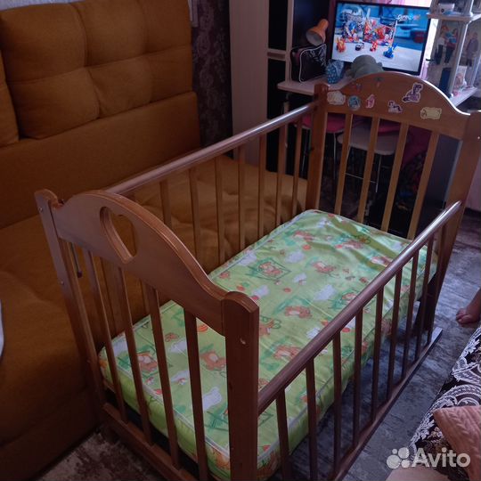 Детская кроватка