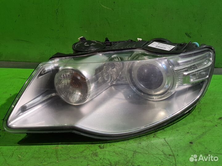 Фара левая VW Touareg 2 2002-2010