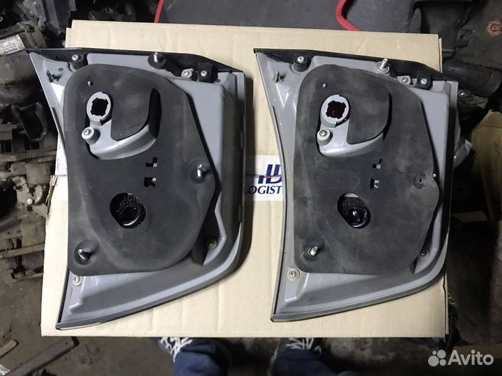 Lexus RX 300 350 левый фонарь в крышку багажника