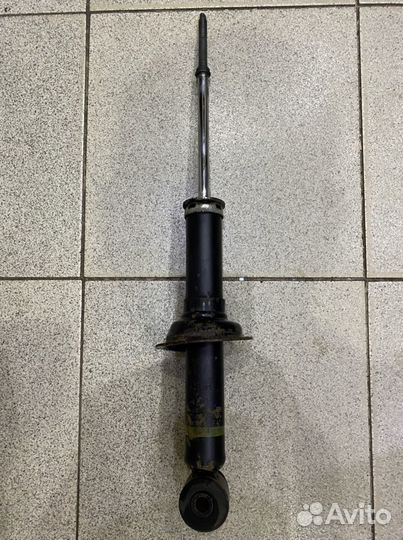 Стойка амортизаторов задняя Mitsubishi Outlander