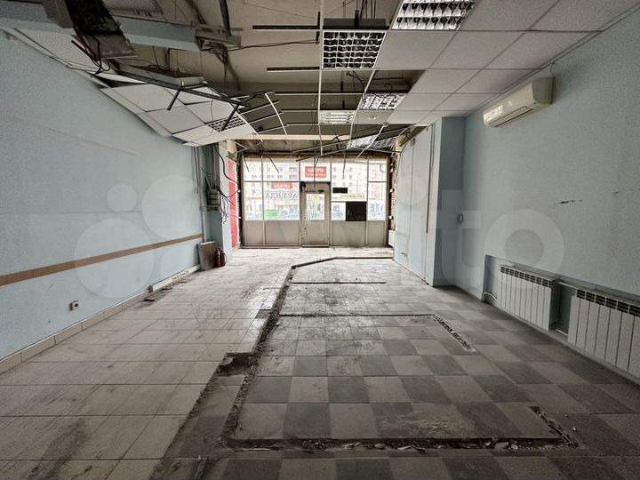 Торговая площадь, Просвещения68, 180 м²