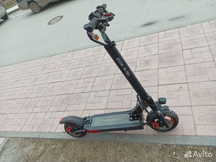 Kugoo m4 pro 48V-17AH 600W