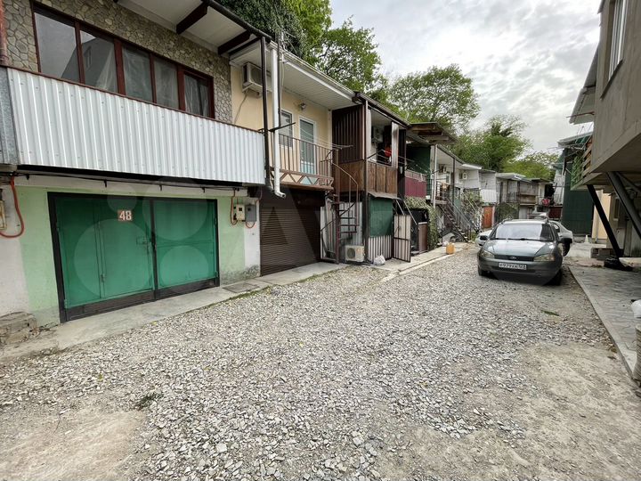 Гараж, > 30 м²