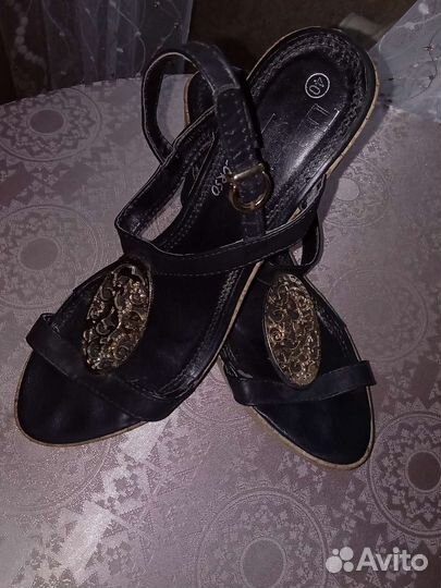 Босоножки женские