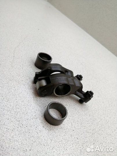 Коромысло клапана Honda Stream RN1 D17A