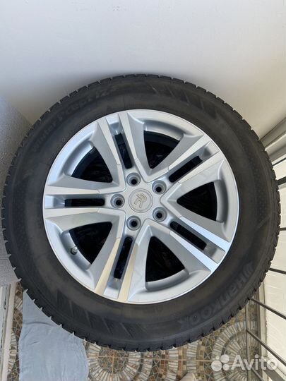 Комплект зимних шин 215/60 R17 на дисках