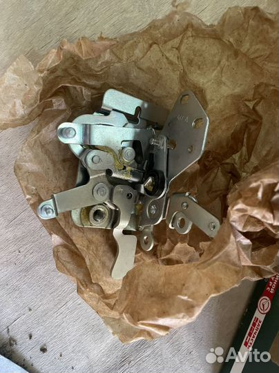 Замок передней двери внутренний левый