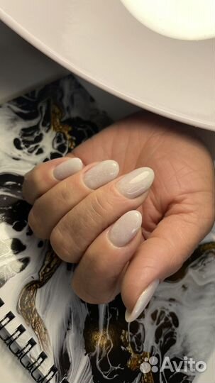 Модель на маникюр