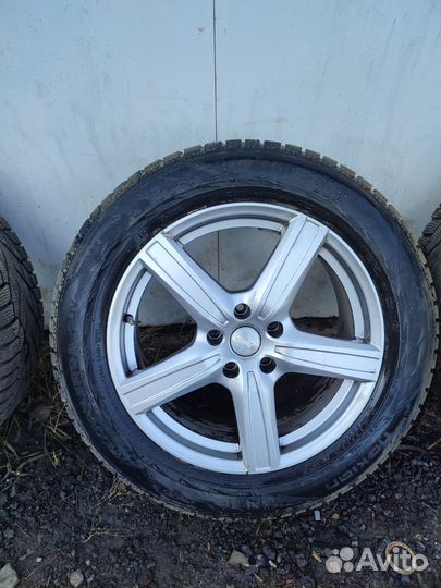 Nokian Tyres Hakkapeliitta R2 SUV 225/60 R18