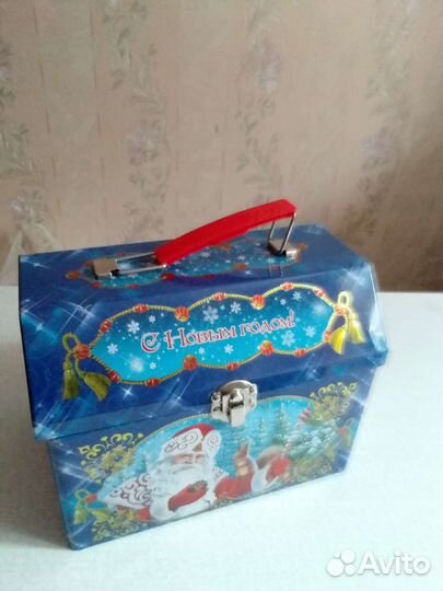 Коробка для новогоднего подарка