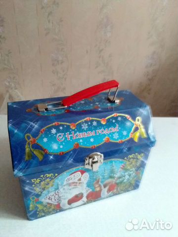 Коробка для новогоднего подарка