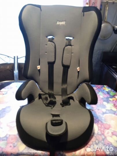 Продаётся детское кресло в машину