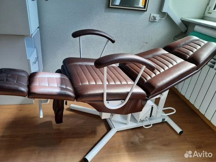 Кресло педикюрное маникюрное удобное новое