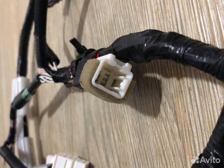 Проводка двери багажника Toyota RAV4