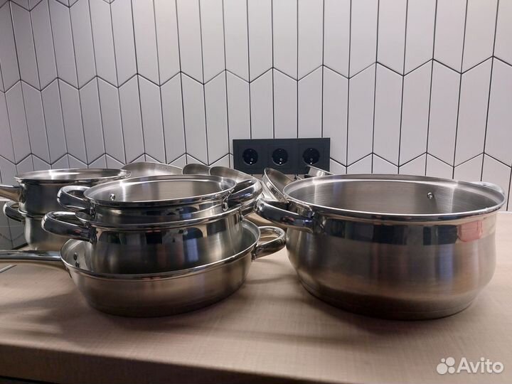 Набор посуды новый (кастрюли, сковорода)