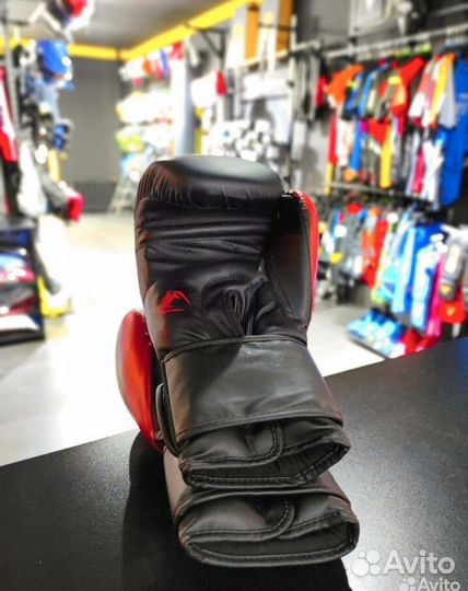 Боксёрский перчатки красные venom