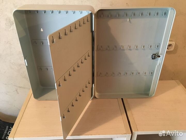 Металлическая ключница, для хранения 105 ключей