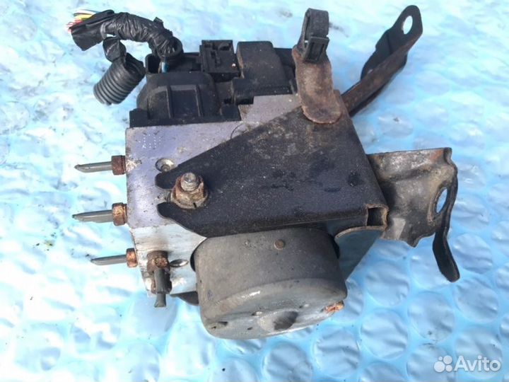 Блок abs Toyota Camry ACV30 2azfe 2002