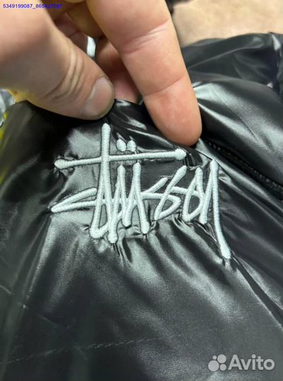 Гладкий пуховик Stussy: комфорт и стиль