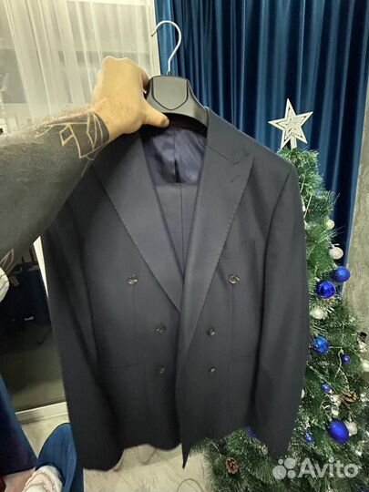 Костюм двубортный мужской