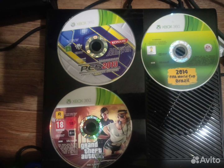 Xbox 360 E GTA V + 8 дисков