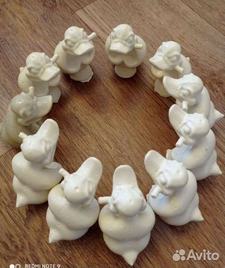 Злая утка маскот