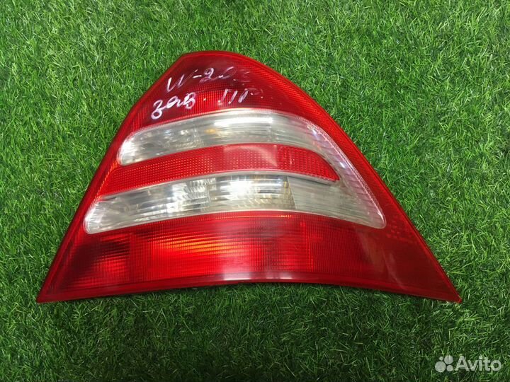 Фонарь задний правый Mercedes-Benz W203