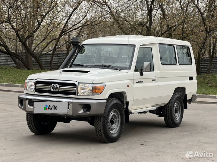 Toyota Land Cruiser 4.5 МТ, 2022, 27 км