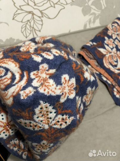 Шапка с шарфом женская