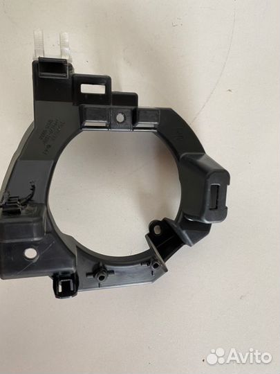 Кронштейн птф правый Toyota Land Cruiser prado 150