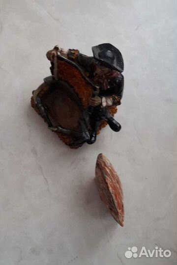 Статуэтки, есть гжель