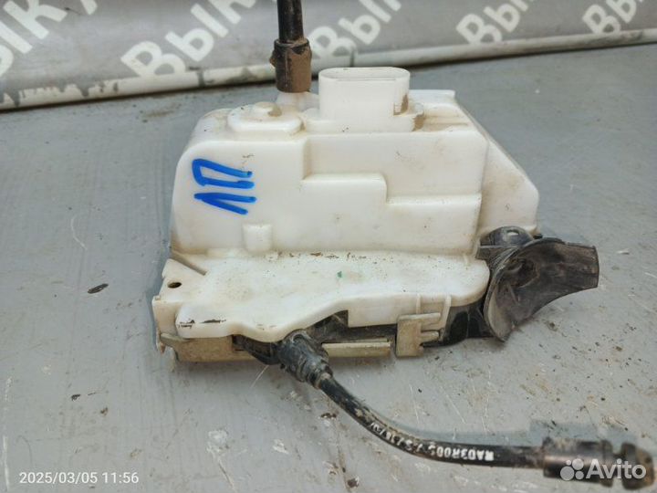 Замок двери передний левый Renault Megane K4M 2008