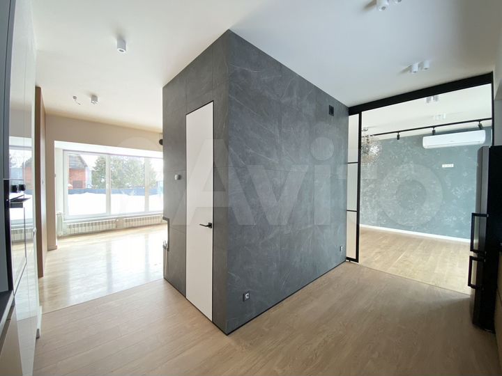 Коттедж 409,2 м² на участке 6,5 сот.