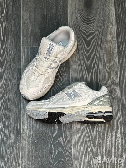 New Balance 1906r Lux: Бежевый Свет