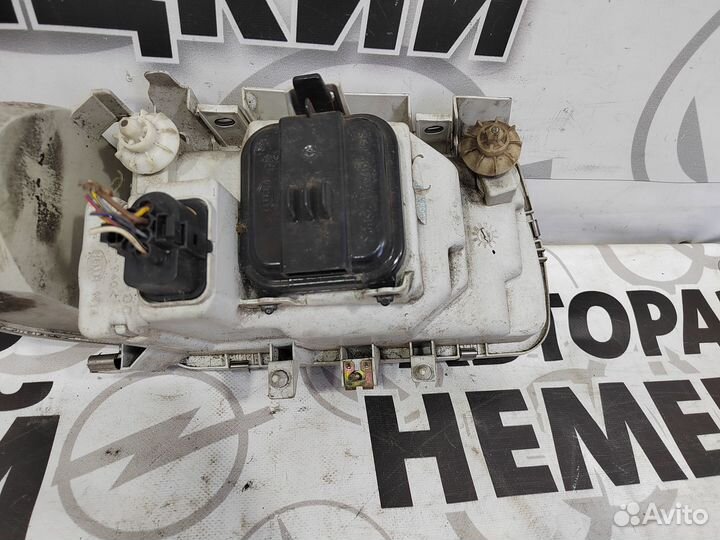 Фара левая Volkswagen Polo 3 6N