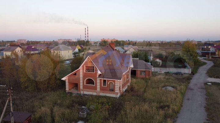 Дом 313 м² на участке 10 сот.