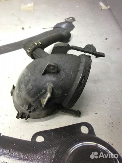 Патрубок воздушного фильтра Mercedes-Benz E-Class