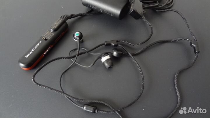 Bluetooth гарнитура Sony Ericsson HBH-DS970
