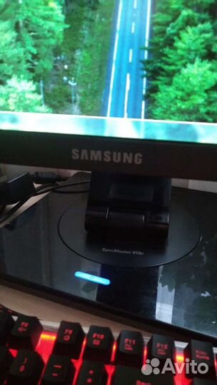 Монитор Samsung SyncMaster 970p