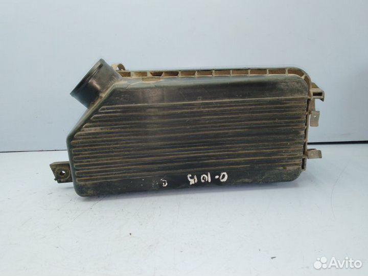 Корпус воздушного фильтра Toyota Camry SV30 4SFE