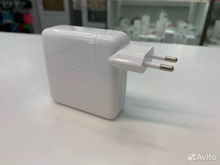 Оригинальный блок питания Apple 67W из коробки