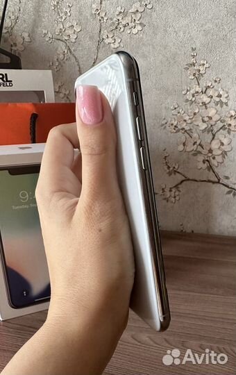 Продам iPhone 10 256 мб