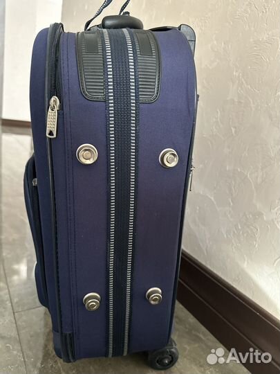 Чемодан тканевый на колесах